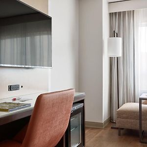King Corner Room
